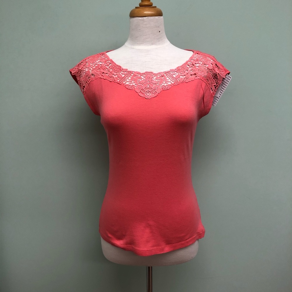 Bleu Gray | Women's Lace Top | Sleeveless | Pink